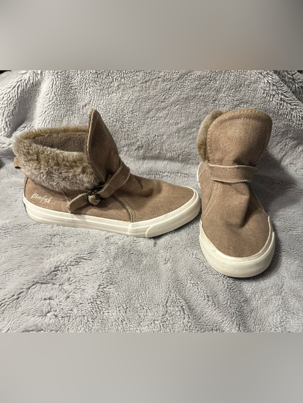 Blowfish Malibu Tan Canvas Faux Fur Collar Lined High Top Sneaker Ankle Boots